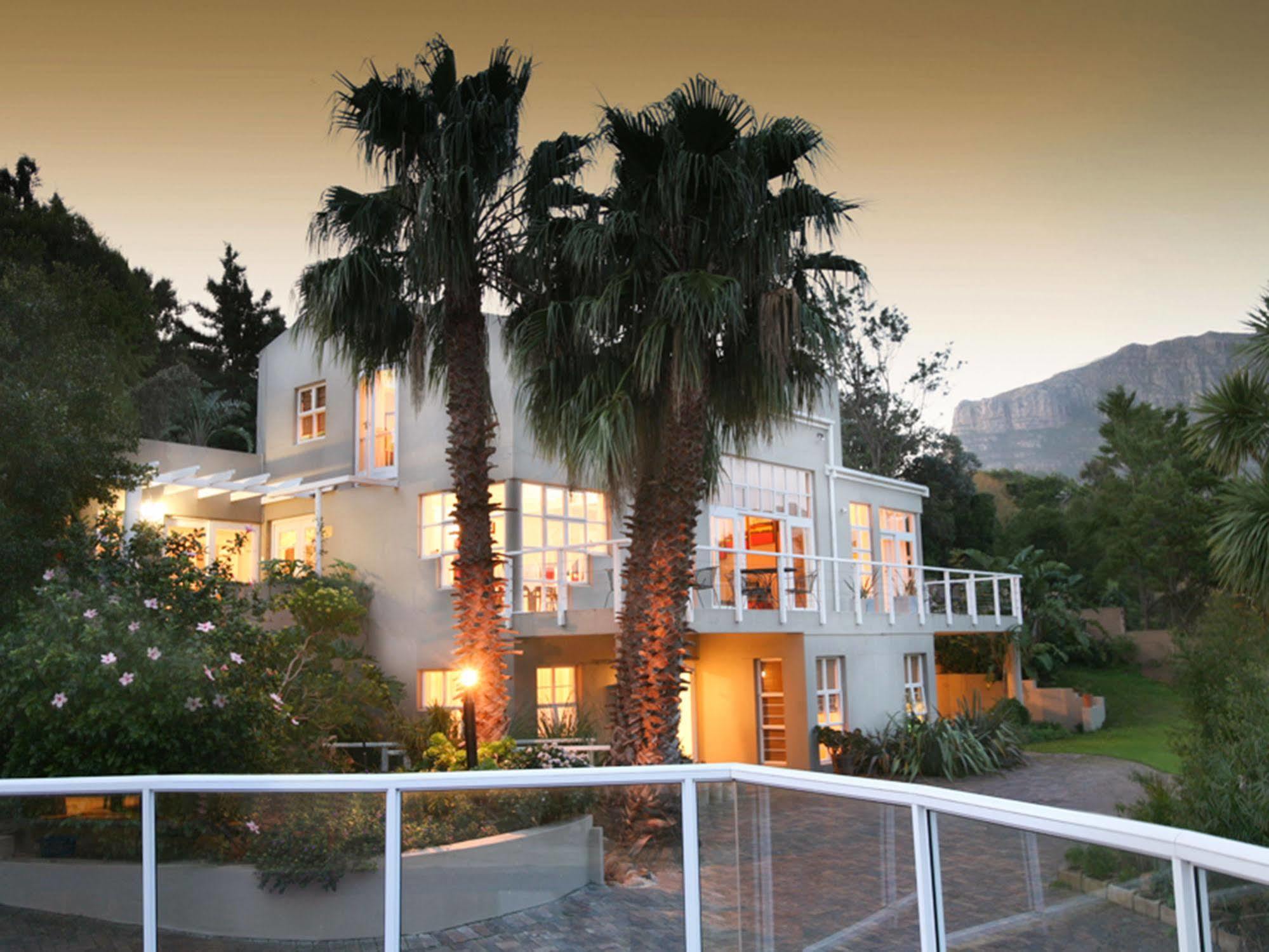 Art Gallery Guest House - Thandekayo Hout Bay Exteriör bild