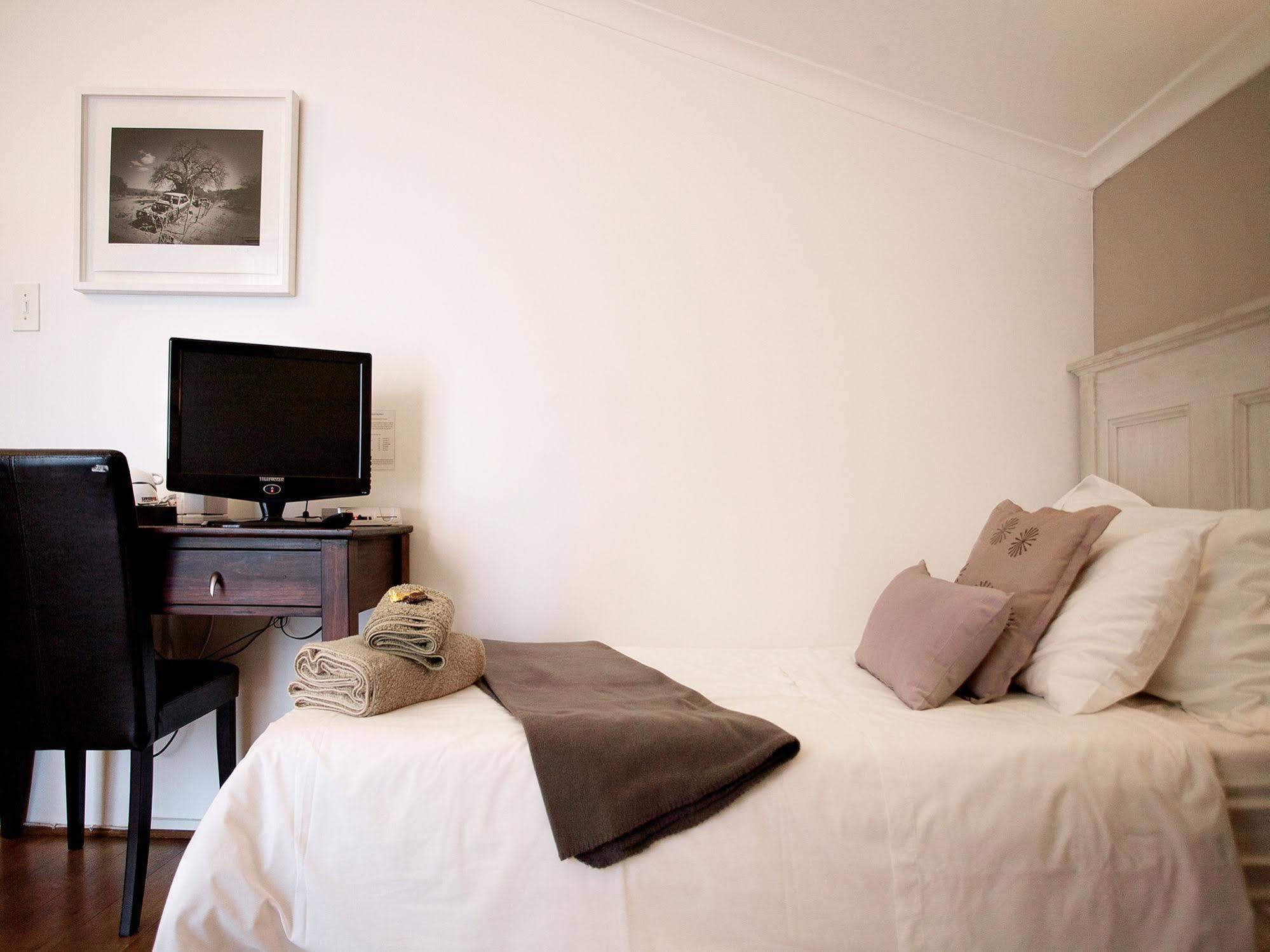 Art Gallery Guest House - Thandekayo Hout Bay Exteriör bild