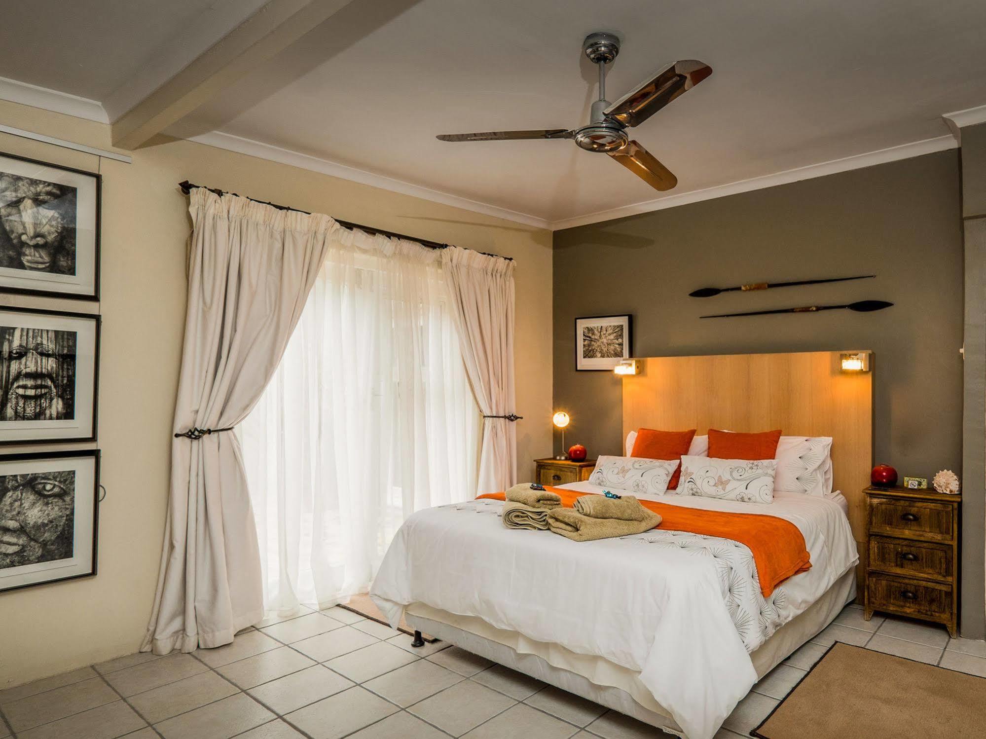 Art Gallery Guest House - Thandekayo Hout Bay Exteriör bild