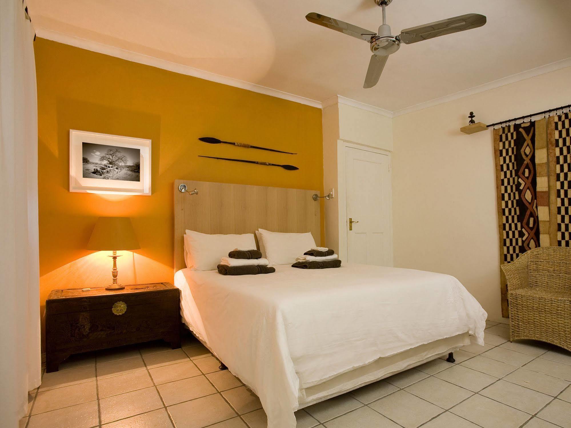 Art Gallery Guest House - Thandekayo Hout Bay Exteriör bild