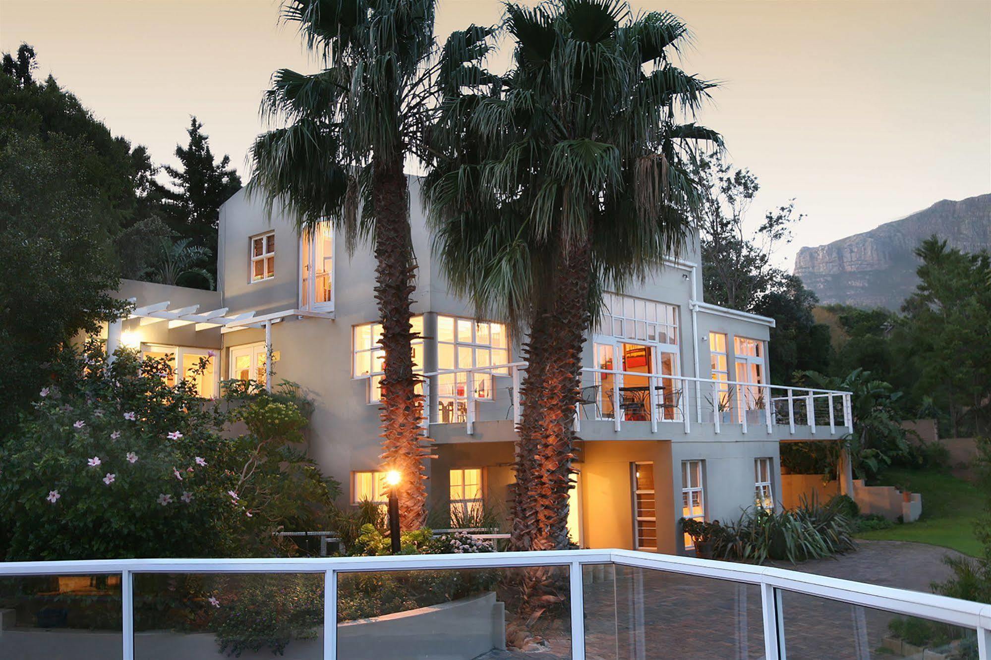 Art Gallery Guest House - Thandekayo Hout Bay Exteriör bild