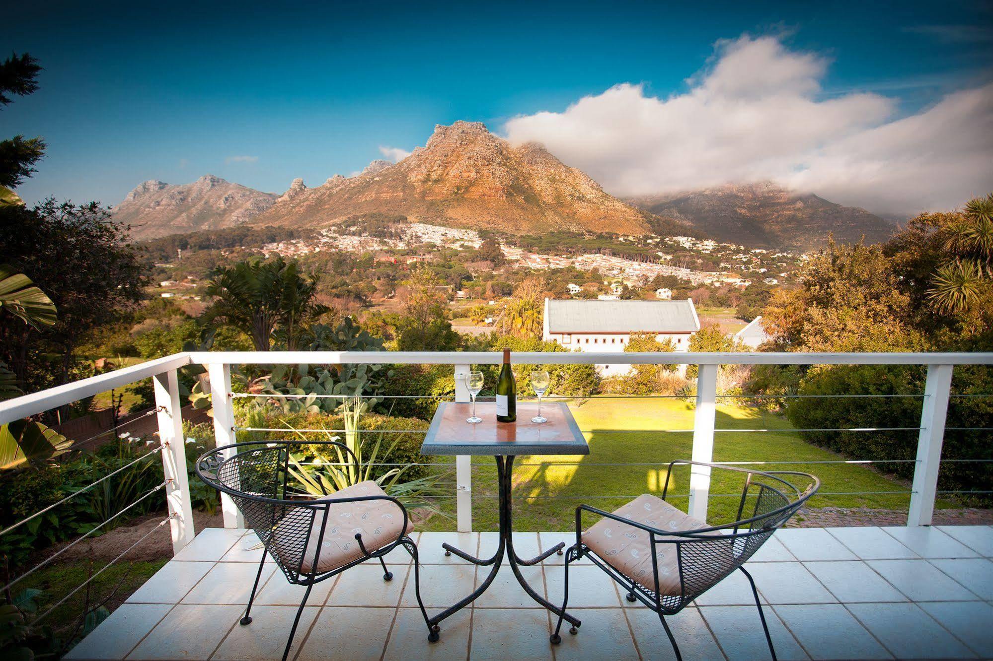 Art Gallery Guest House - Thandekayo Hout Bay Exteriör bild